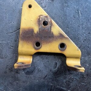Caterpillar 3508 Intake Manifold Mounting Bracket 135-0175