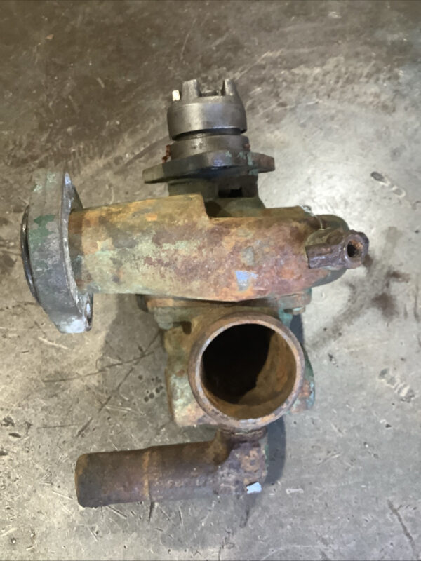 Detroit Diesel Water Pump 4-71 5136882 - Selling As Core - Image 4
