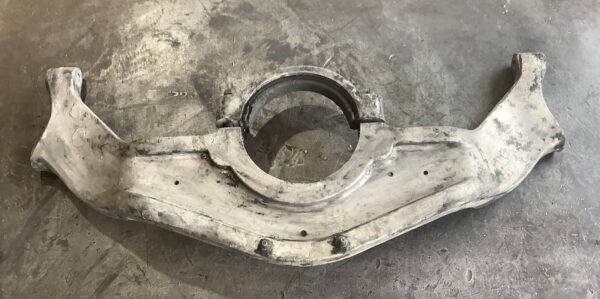 Cummins 855 Engine support bracket - Image 2