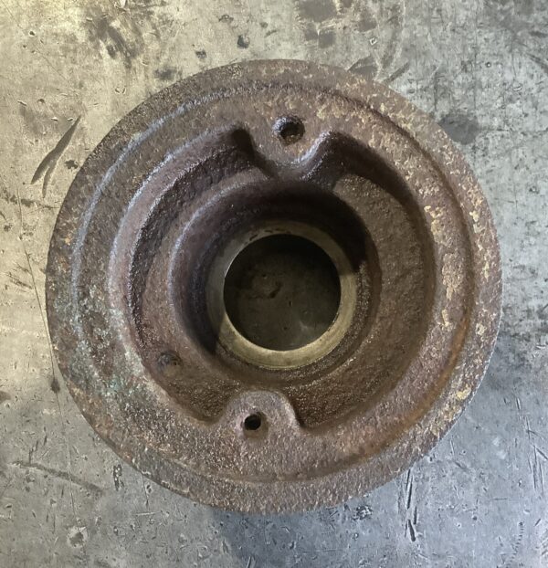 Detroit Diesel Crankshaft Pulley 2 Belt 5116484 - Image 3