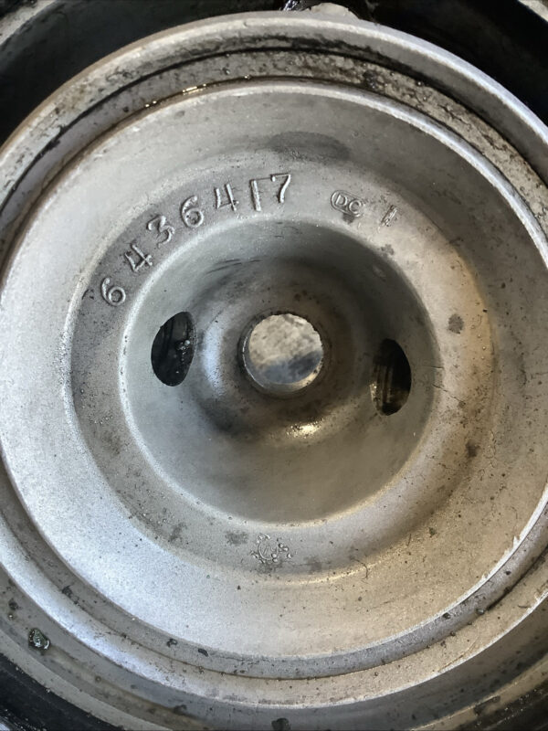 Detroit Diesel Filter Cover 6436417 - Image 2