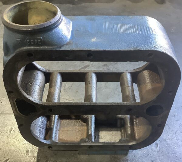 Detroit Diesel Series 92 Dual Oil Cooler Housing 5126628 - Image 3