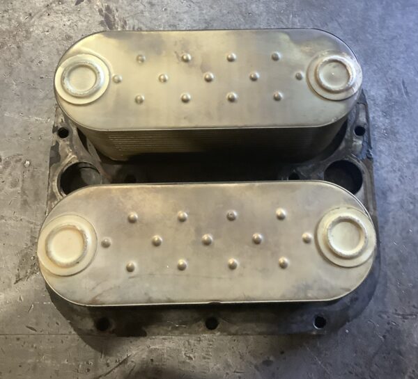 Detroit Diesel 16v92 Dual Oil Cooler, 32 Plates 8547552 - Selling As Core