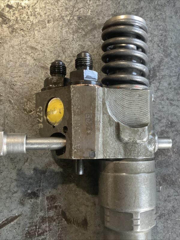 Detroit Diesel 16v92 Fuel Injector 9225 3006556 -Selling As Core - Image 2