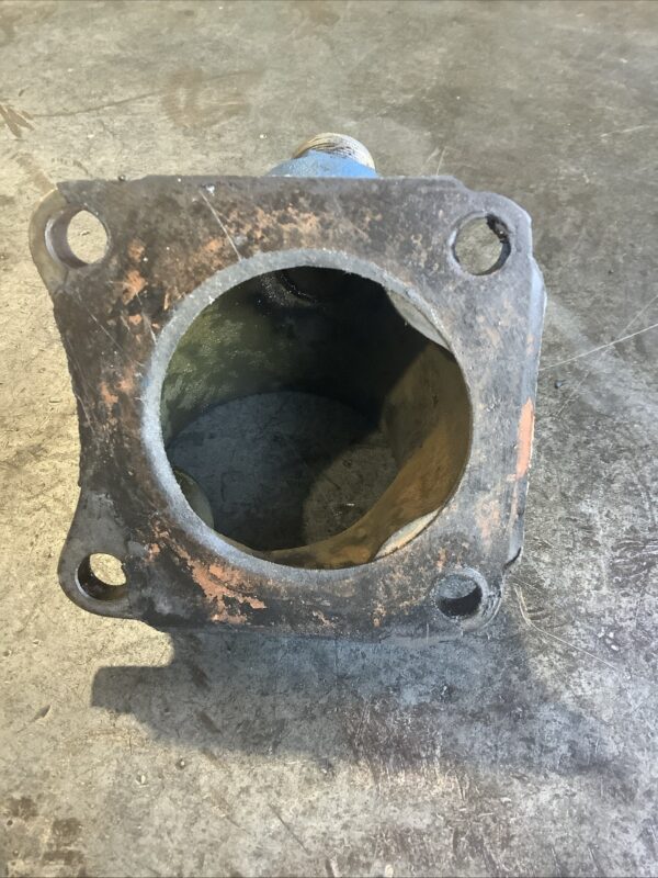 Detroit Diesel Oil Cooler Water Outlet Elbow 5129835 - Image 5