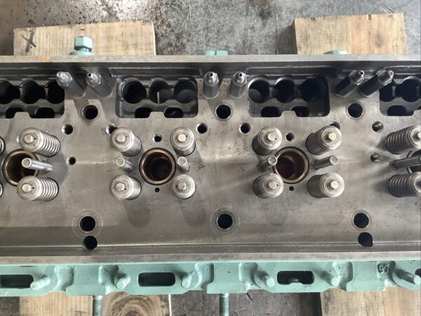 Detroit Diesel 471/8v71 Cylinder Head 5117433 -Rebuilt - Image 5
