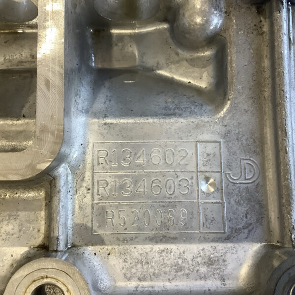 John Deere Engine Oil Cooler Cover R134602 R134603 R520089 - Image 2