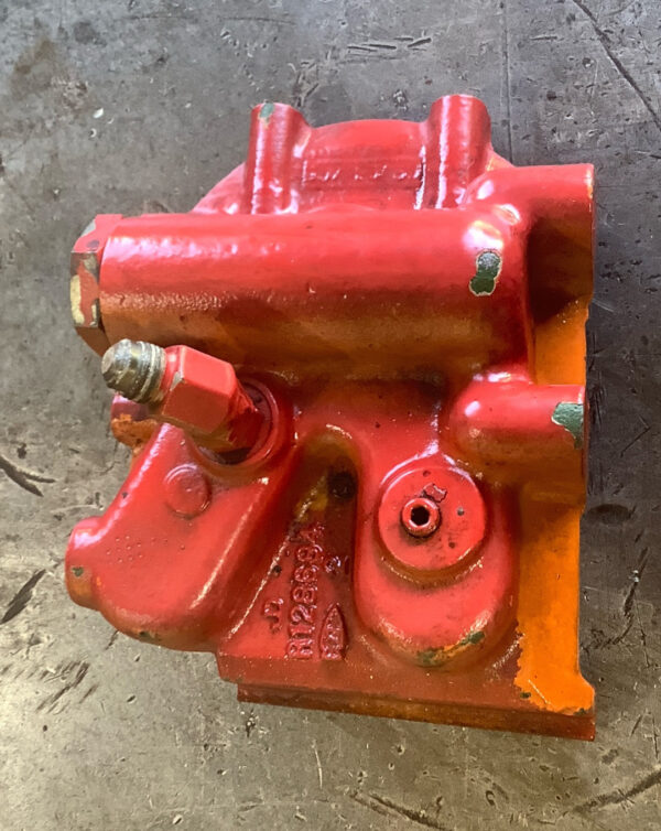 John Deere Engine Oil Filter Base R128694