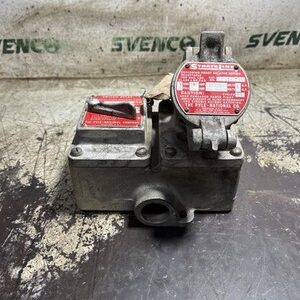PYLE NATIONAL Switch Pylet&Strate Line Receptacle Assembly ERDC-32-B15-R1